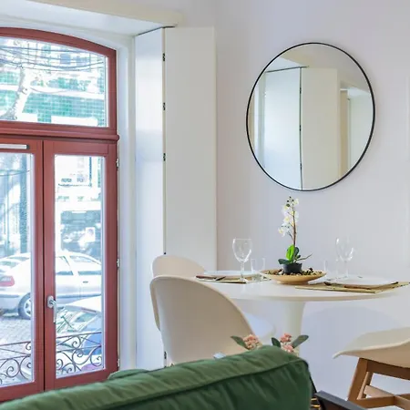 Old Town 1br Duplex By Lovelystay