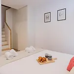 Old Town 1br Duplex By Lovelystay