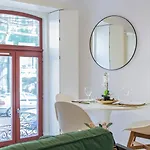 Old Town 1br Duplex By Lovelystay