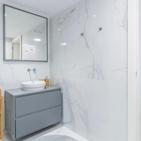 Old Town 1br Duplex By Lovelystay * 포르투