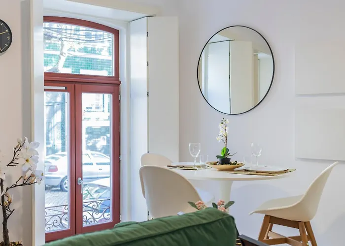 Old Town 1br Duplex By Lovelystay