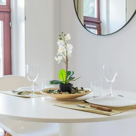 아파트 Old Town 1br Duplex By Lovelystay *