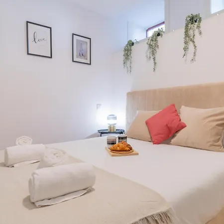 아파트 Old Town 1br Duplex By Lovelystay 포르투