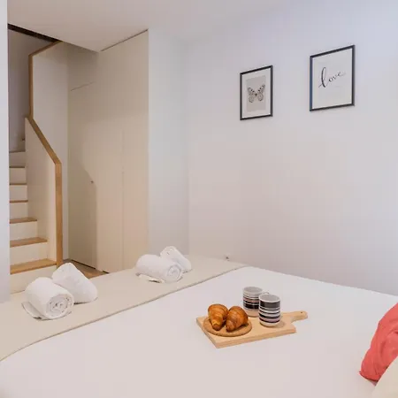 Old Town 1br Duplex By Lovelystay